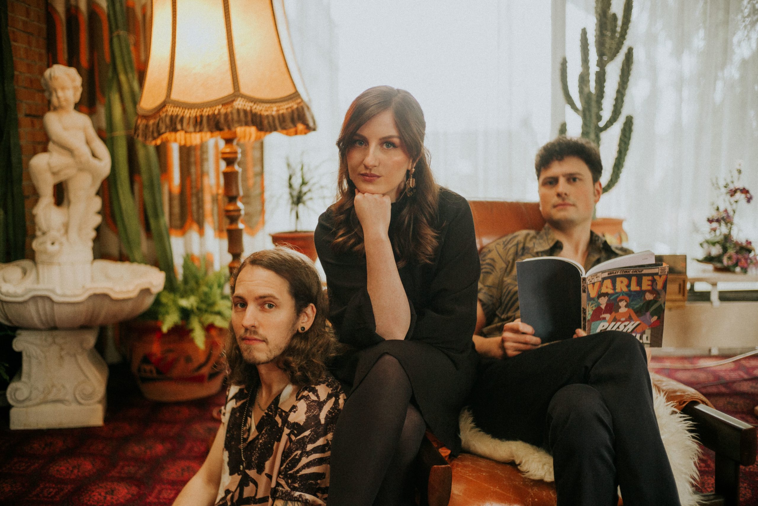 Indie-Trio Varley befreien sich mit „Push Pull“ von all jenen, die meinen, sie besser zu kennen als sie sich selbst