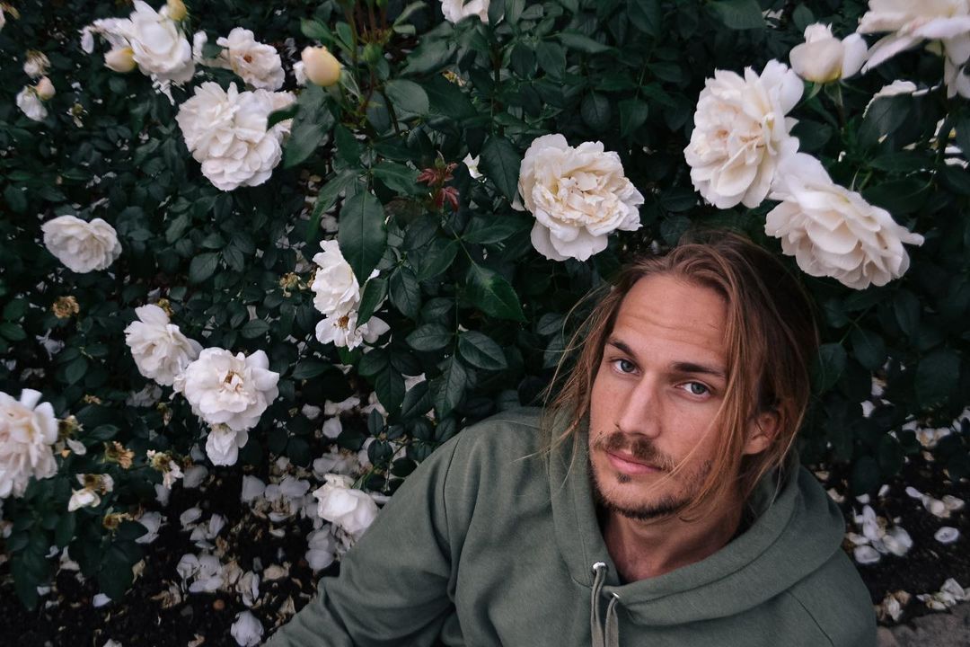 Bartleby Delicate verzaubert mit seiner Debüt-EP „Deadly Sadly Whatever“