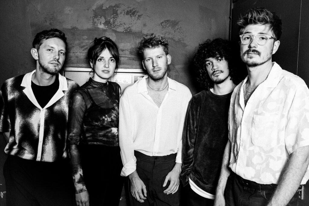 conic rose, conic rose album release tour, conic rose musik, wedding, berlin, untoldency, untoldency proudly presents, handshake booking, tourpräsentation